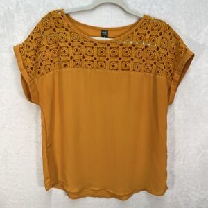 Emery Rose Crochet Detail Short Sleeve Blouse Womens Medium Mustard Yellow Fall